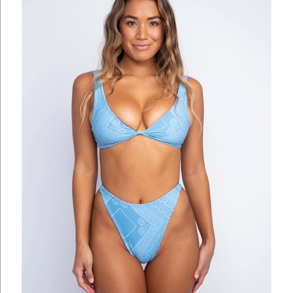 Skatie bikini top - small